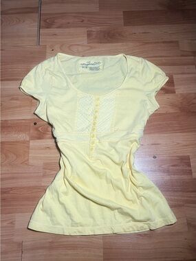 Aeropostale Pale Yellow Short Sleeve Henley Tee